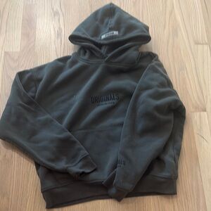 Brooklyn Cloth Black Sweater Pullover with Ribbed Cuffs